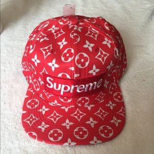 NWT Classic Logo Collab SnapBack Hat